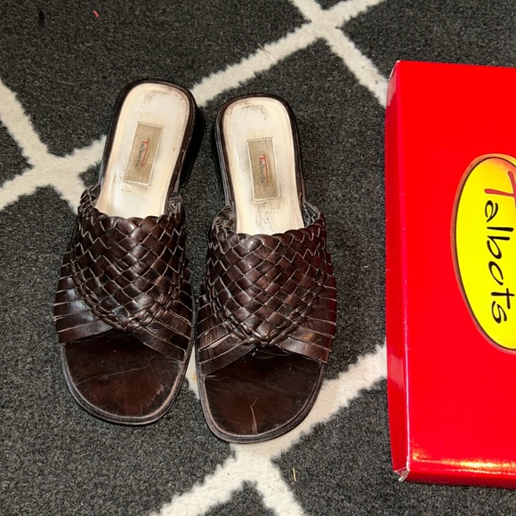 Talbots Gentle Sandal Mahogany - Picture 1 of 7